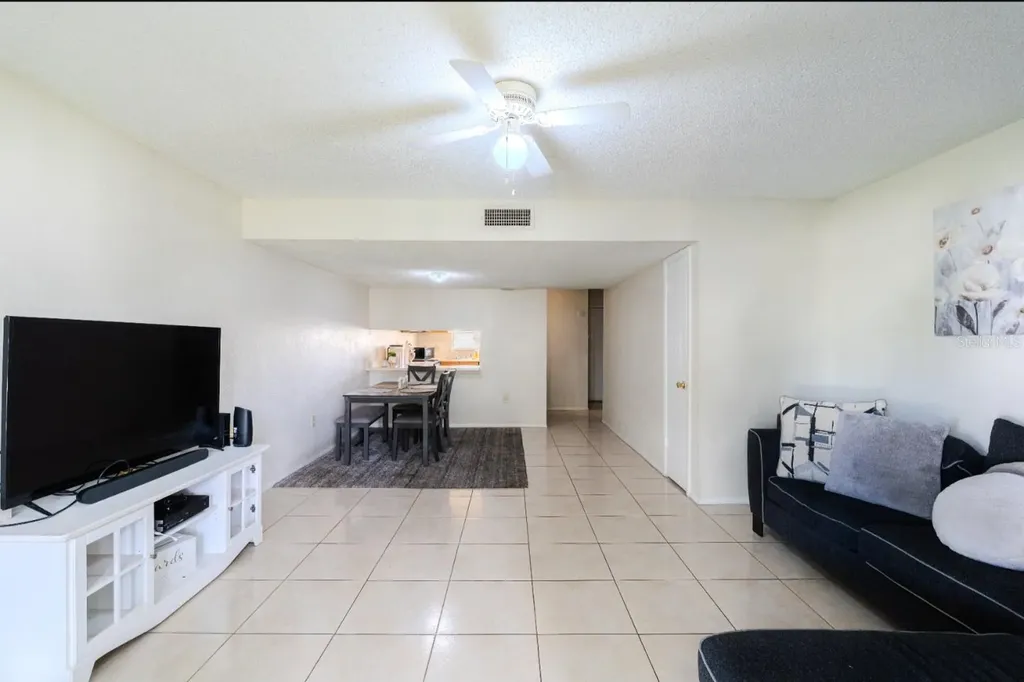 4267 S Semoran Boulevard Orlando FL 32822