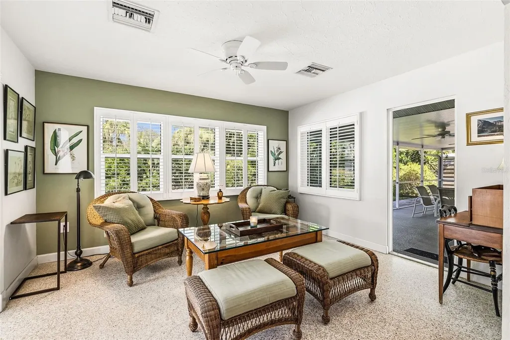 2747 Jefferson Circle Sarasota FL 34239