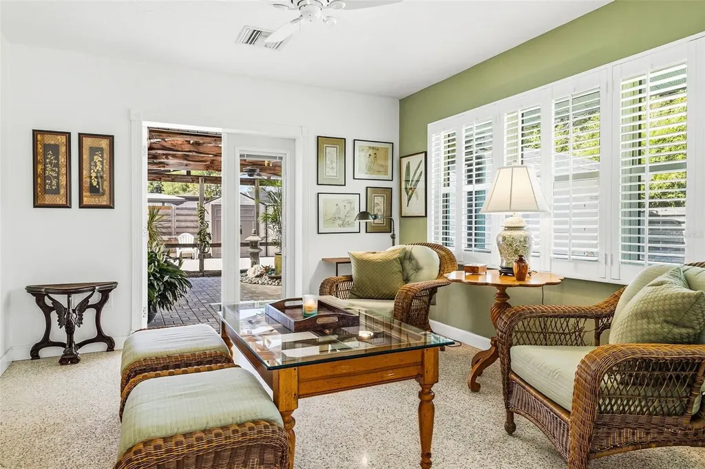 2747 Jefferson Circle Sarasota FL 34239