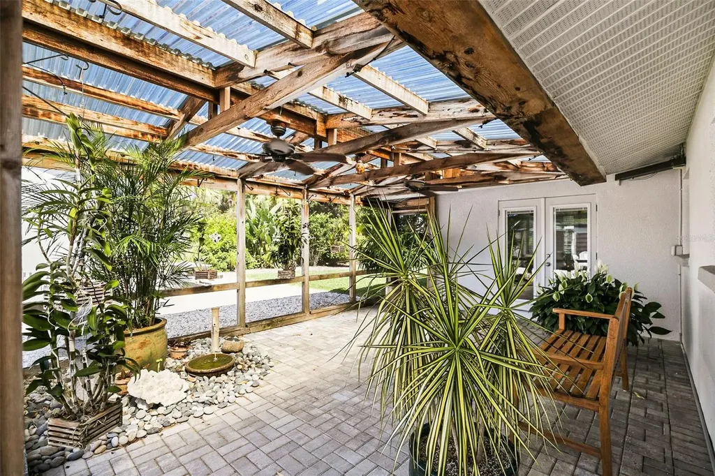 2747 Jefferson Circle Sarasota FL 34239