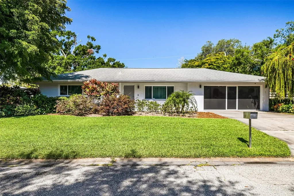 2747 Jefferson Circle Sarasota FL 34239