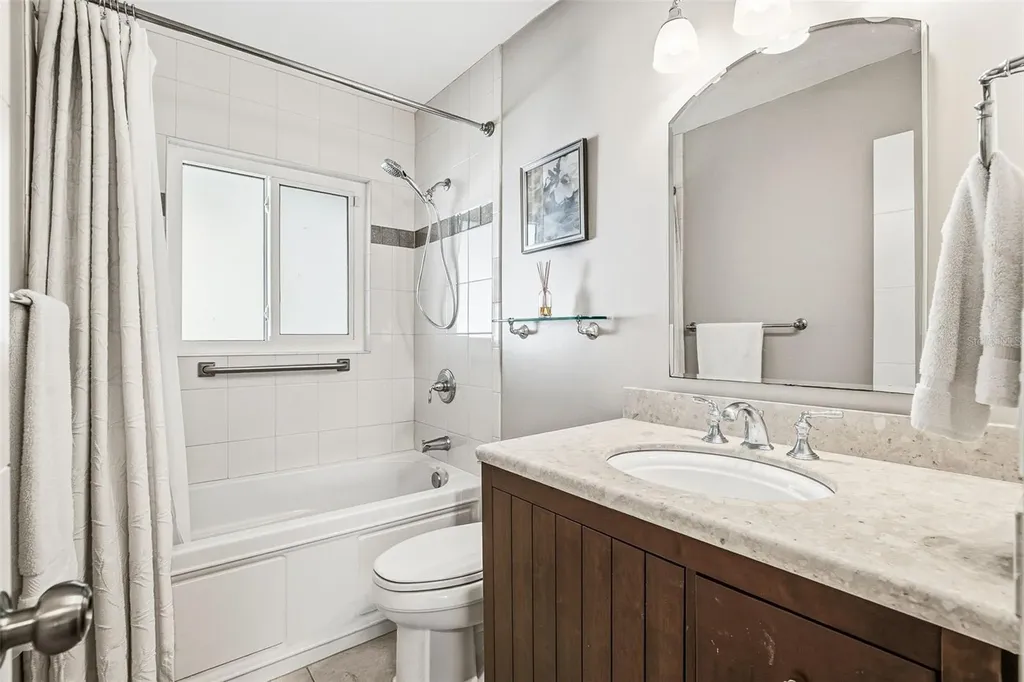 2747 Jefferson Circle Sarasota FL 34239