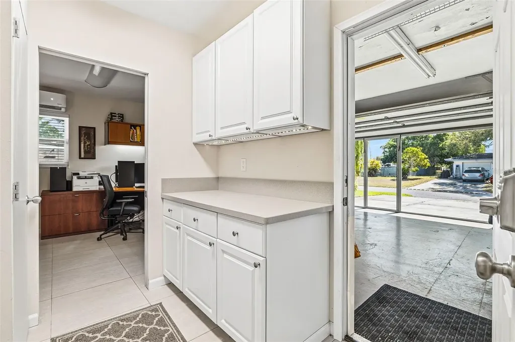 2747 Jefferson Circle Sarasota FL 34239