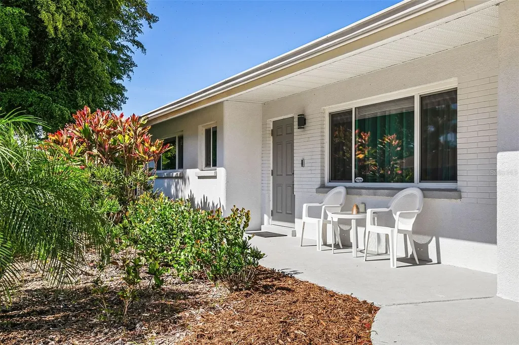 2747 Jefferson Circle Sarasota FL 34239