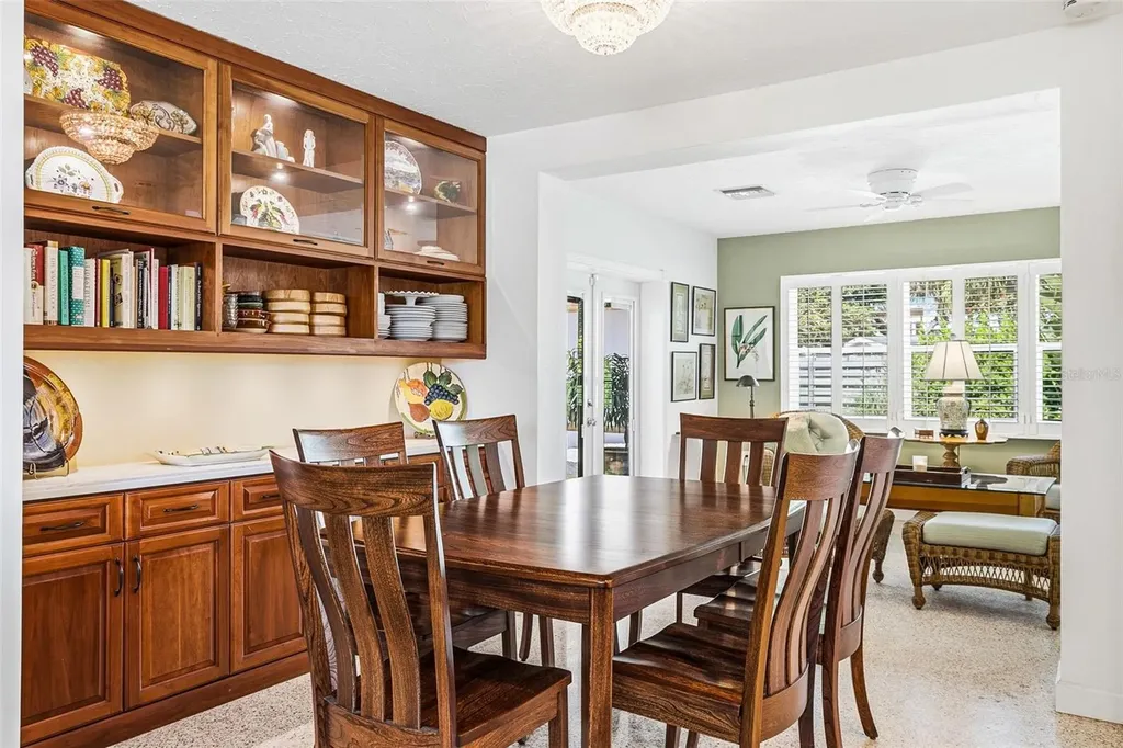 2747 Jefferson Circle Sarasota FL 34239