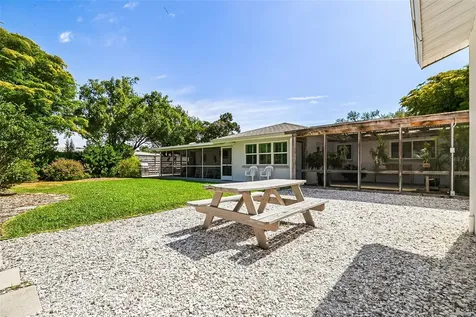 2747 Jefferson Circle Sarasota FL 34239