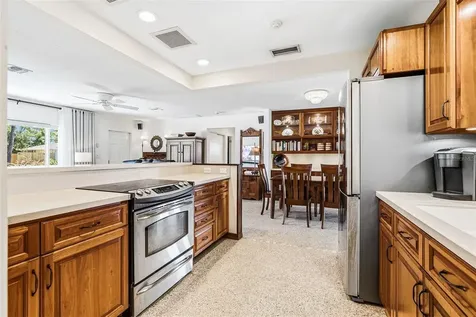 2747 Jefferson Circle Sarasota FL 34239