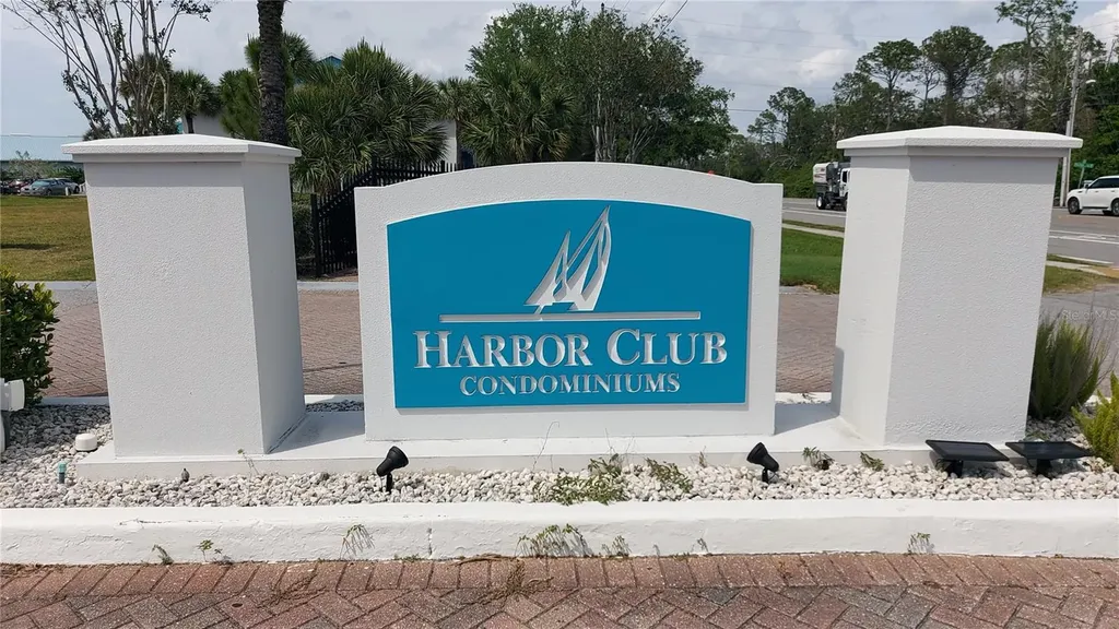455 Alt 19 S Palm Harbor FL 34683