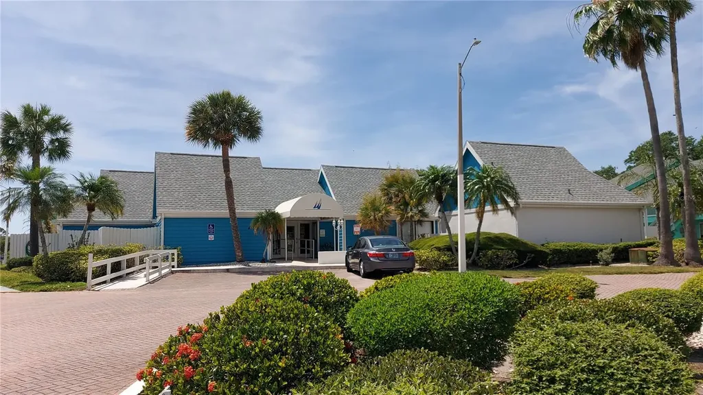 455 Alt 19 S Palm Harbor FL 34683