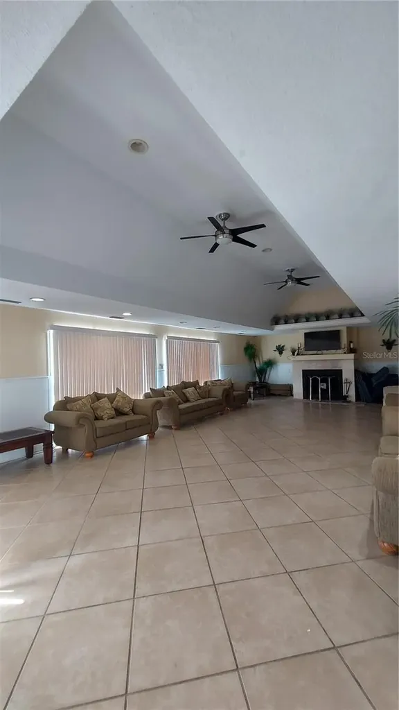 455 Alt 19 S Palm Harbor FL 34683