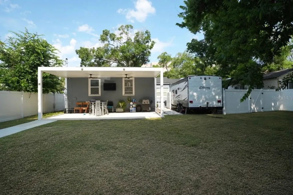 4405 N Tampania Avenue Tampa FL 33614