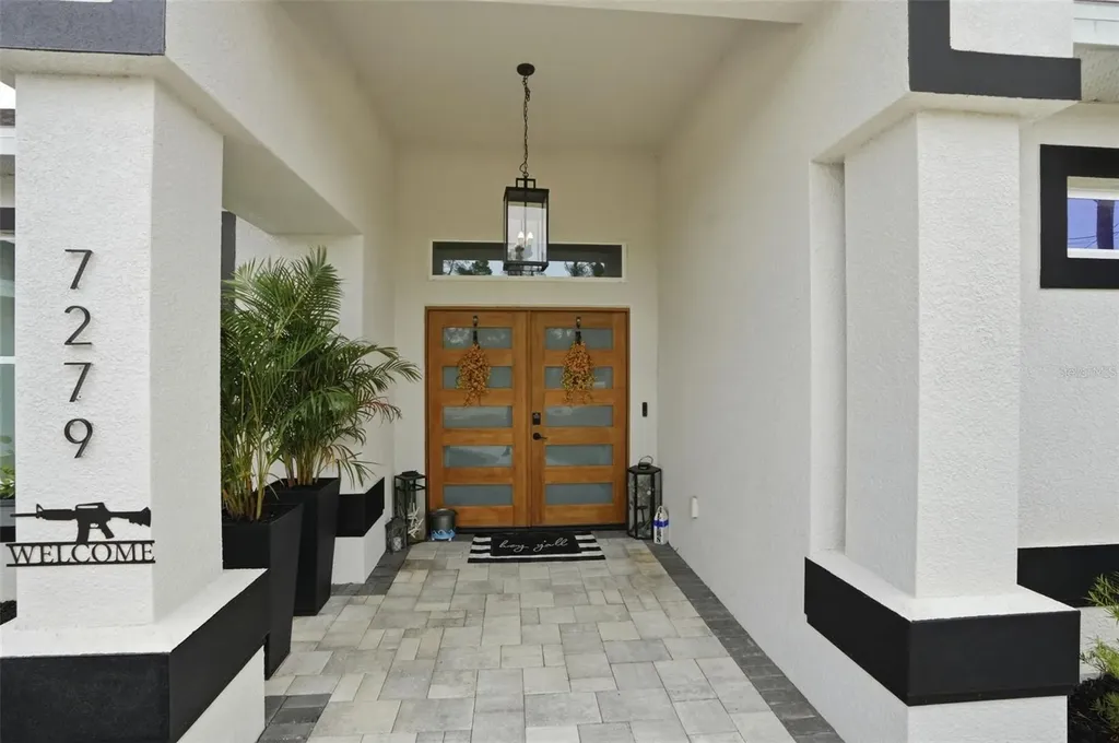 7279 Blackbird Avenue Weeki Wachee FL 34613