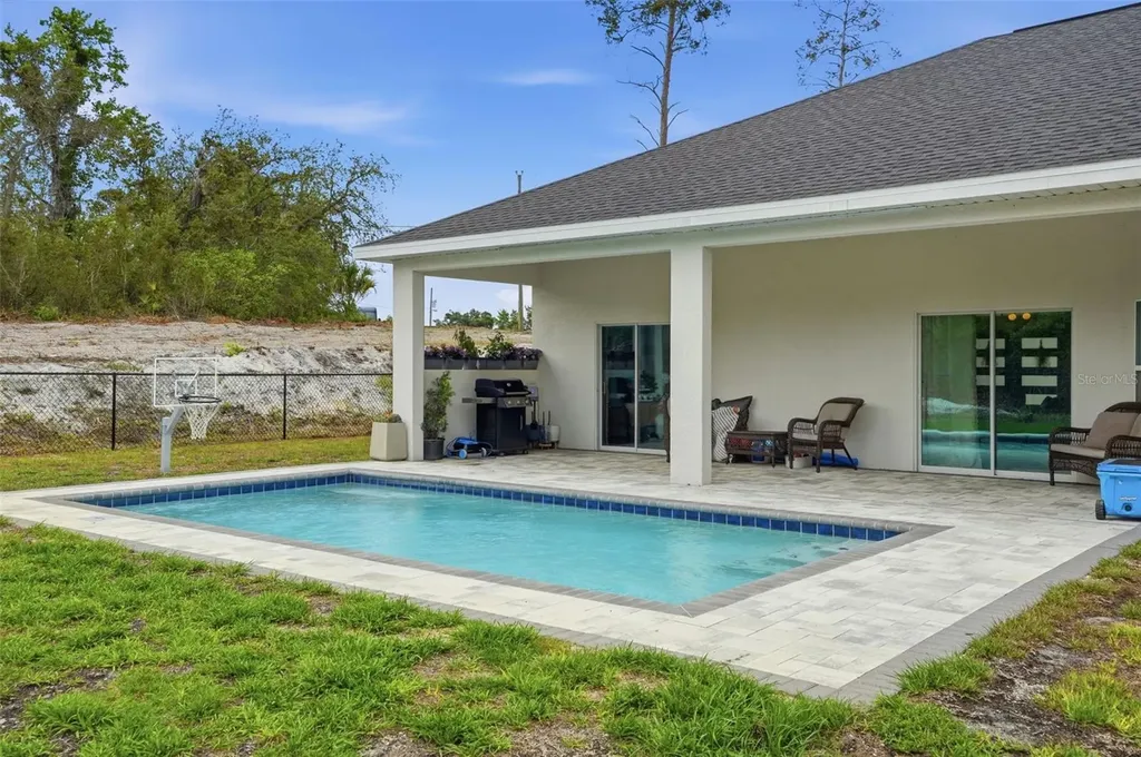7279 Blackbird Avenue Weeki Wachee FL 34613