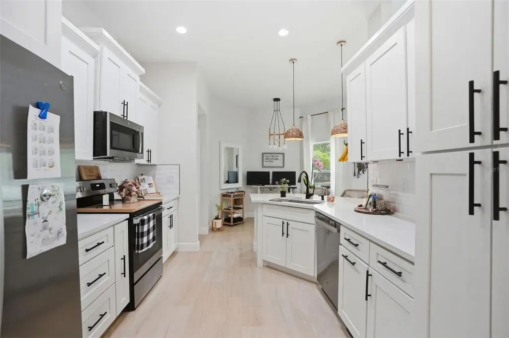 7279 Blackbird Avenue Weeki Wachee FL 34613