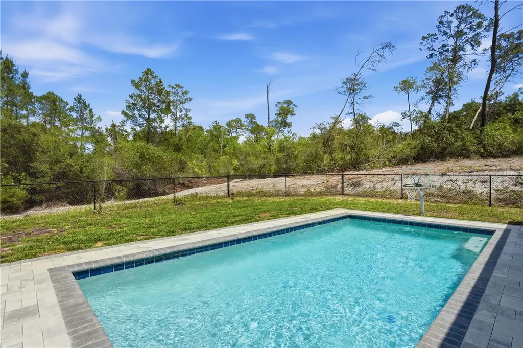 7279 Blackbird Avenue Weeki Wachee FL 34613