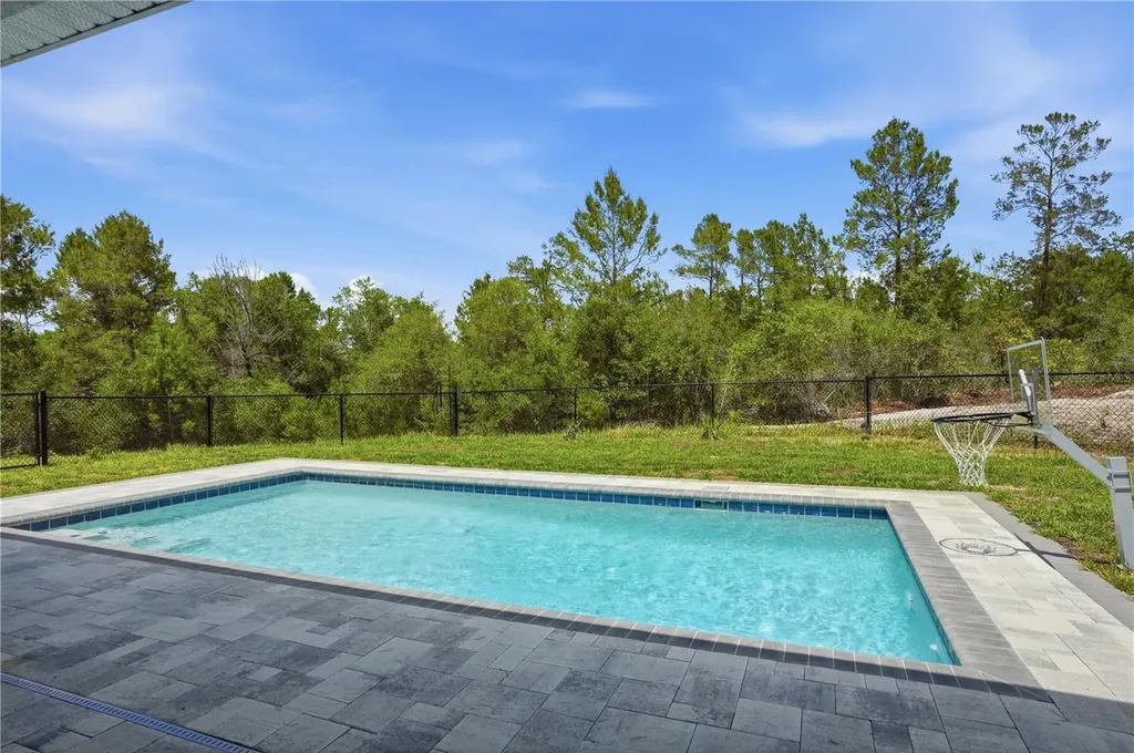7279 Blackbird Avenue Weeki Wachee FL 34613