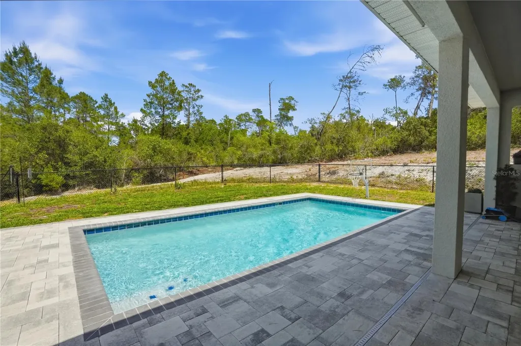 7279 Blackbird Avenue Weeki Wachee FL 34613