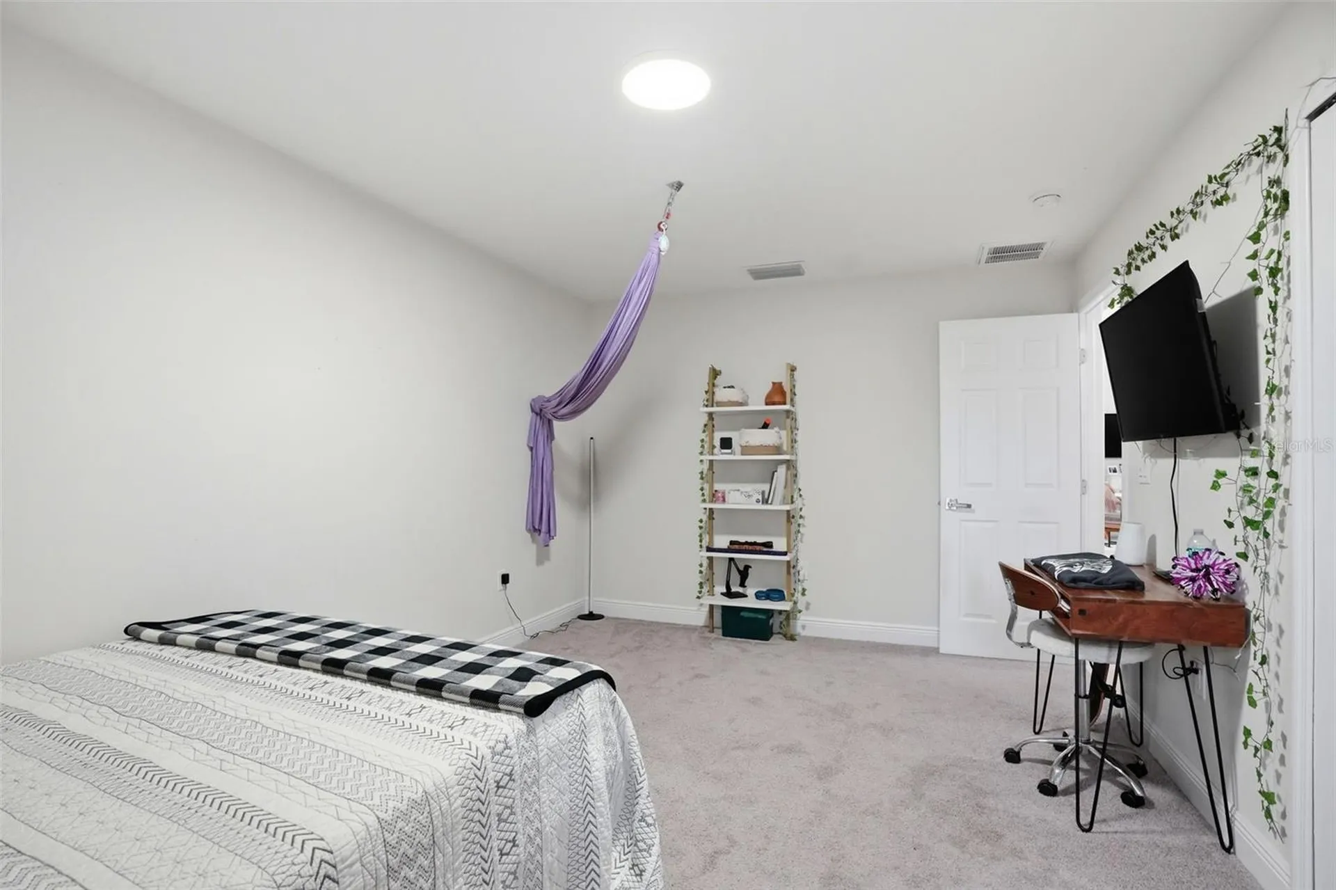 7279 Blackbird Avenue Weeki Wachee FL 34613