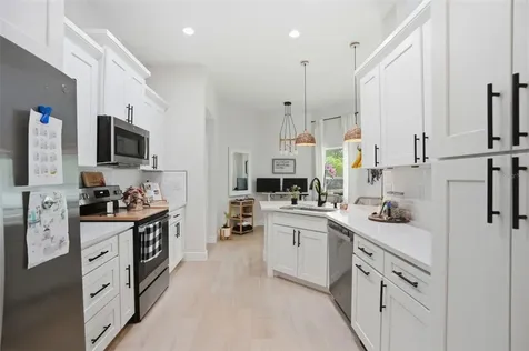 7279 Blackbird Avenue Weeki Wachee FL 34613