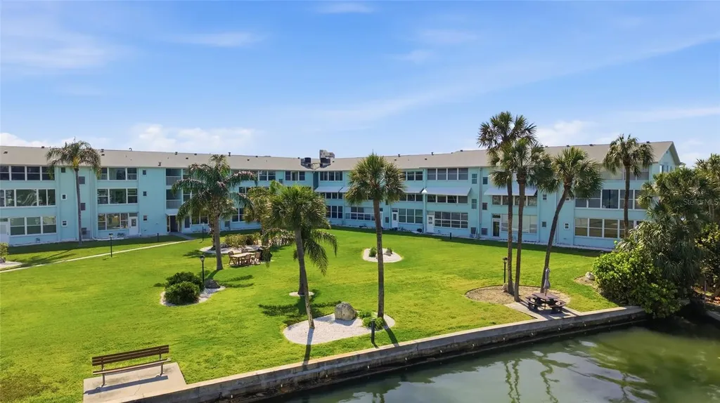 1819 Shore Drive S South Pasadena FL 33707