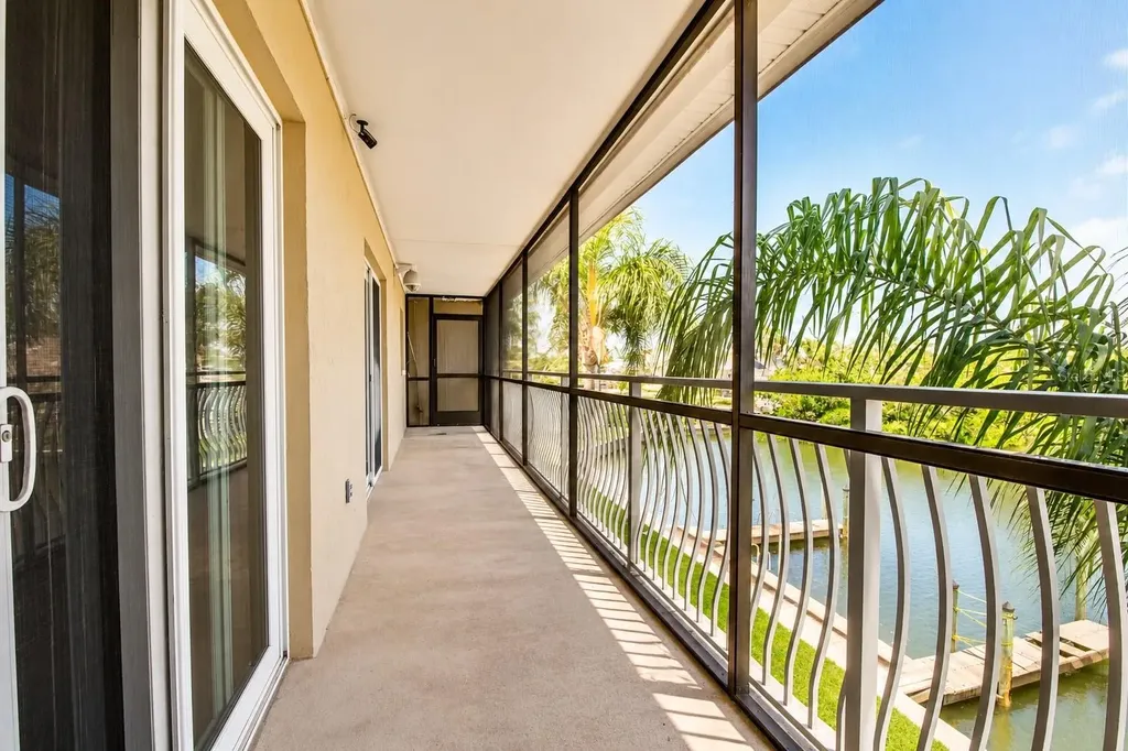 8804 Bay Pointe Drive Tampa FL 33615