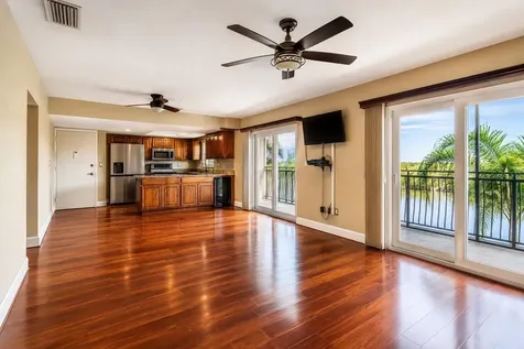 8804 Bay Pointe Drive Tampa FL 33615