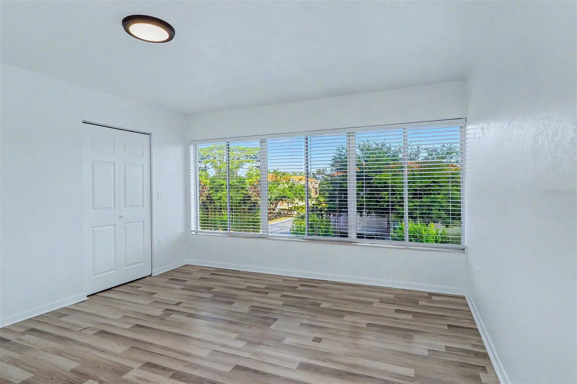 592 100th Avenue N St Petersburg FL 33702