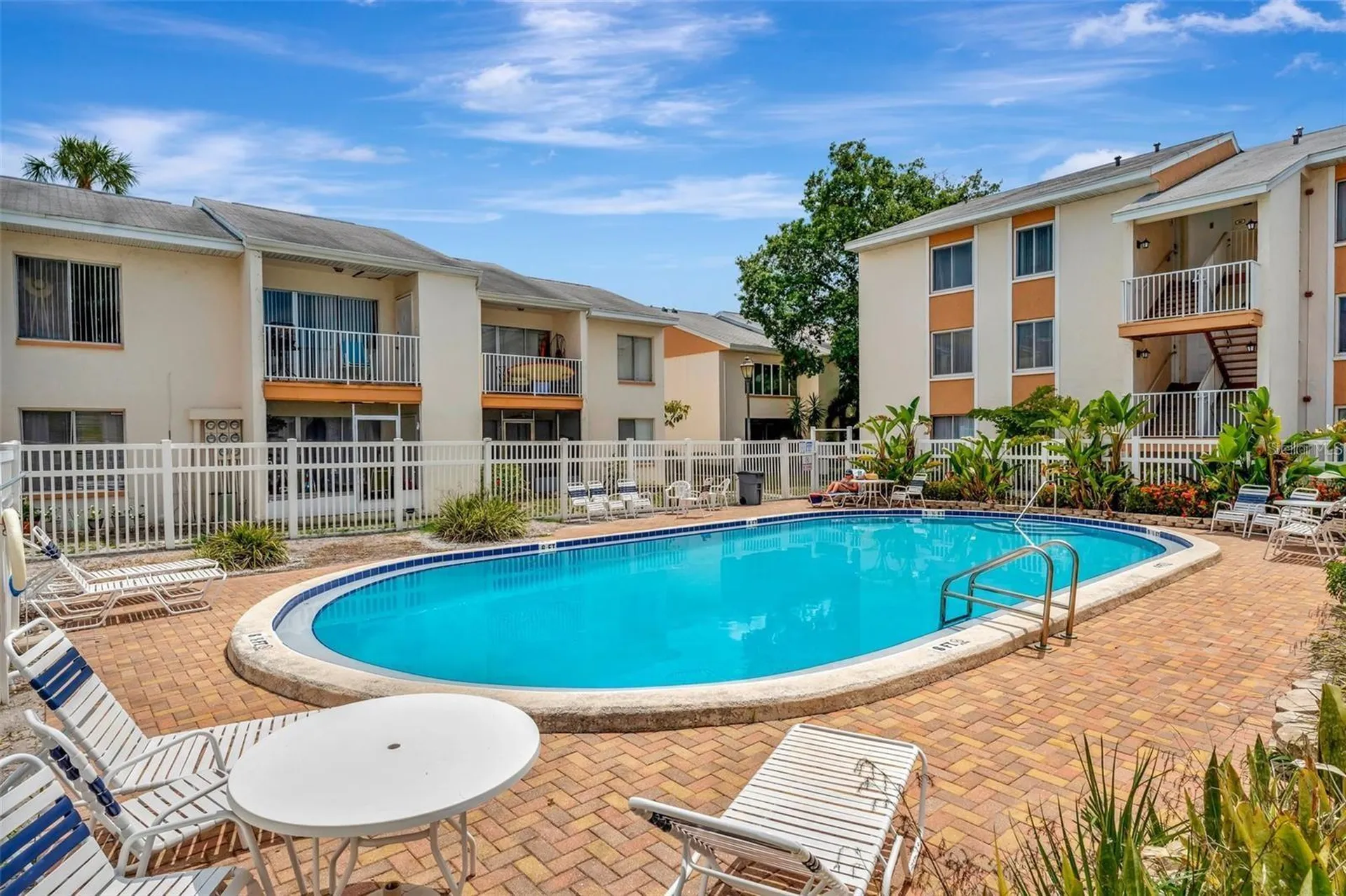 592 100th Avenue N St Petersburg FL 33702