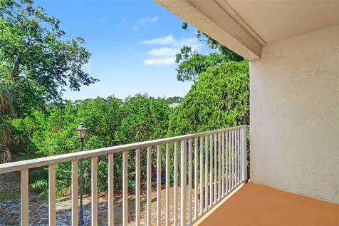 592 100th Avenue N St Petersburg FL 33702
