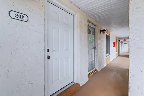 592 100th Avenue N St Petersburg FL 33702
