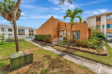 592 100th Avenue N St Petersburg FL 33702