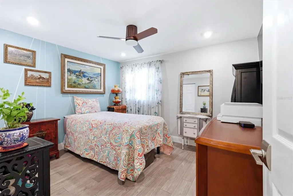 1650 Pine Tree Lane Sarasota FL 34236