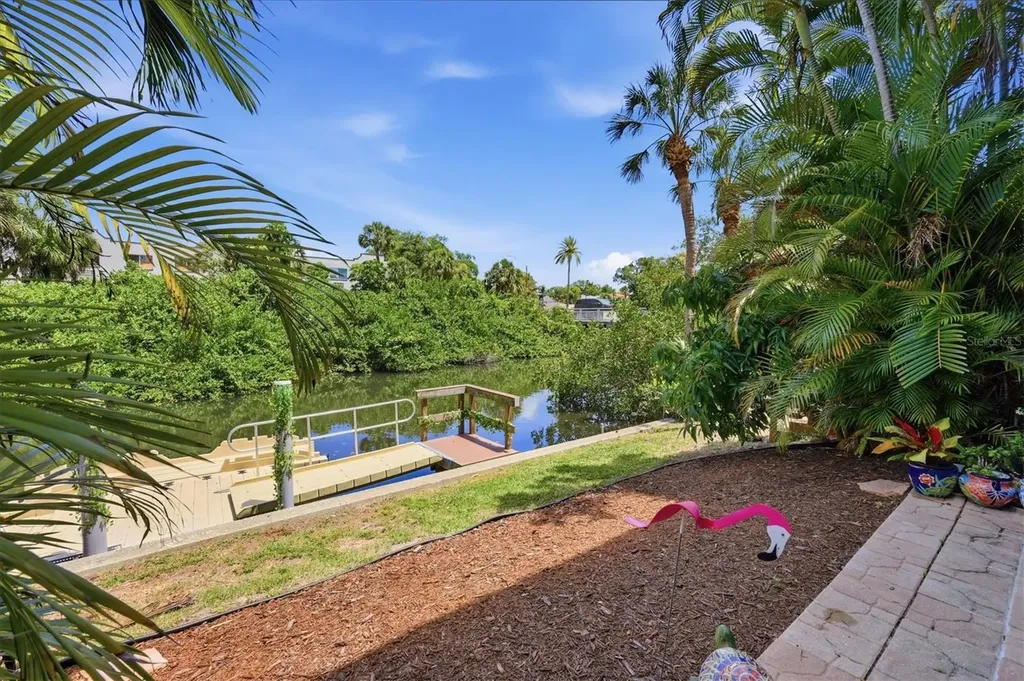 1650 Pine Tree Lane Sarasota FL 34236