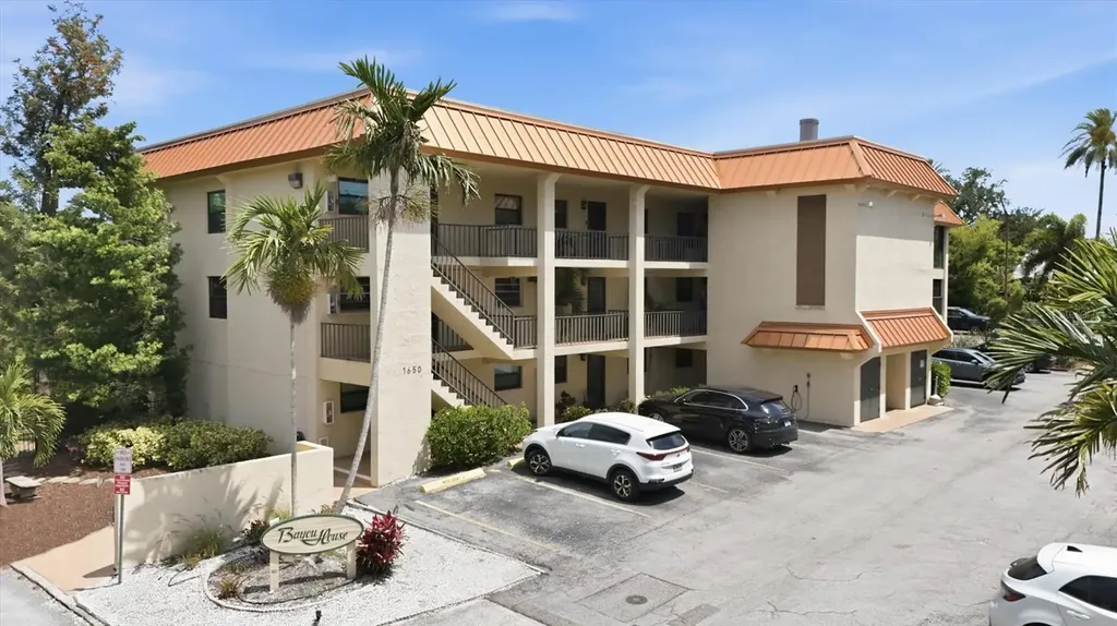 1650 Pine Tree Lane Sarasota FL 34236