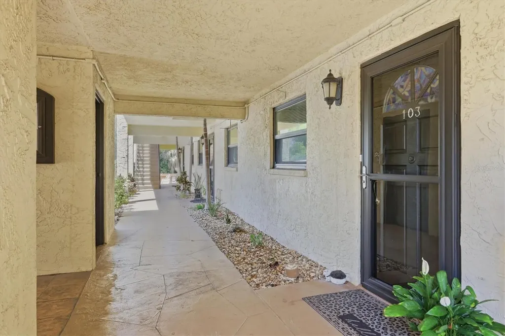 1650 Pine Tree Lane Sarasota FL 34236