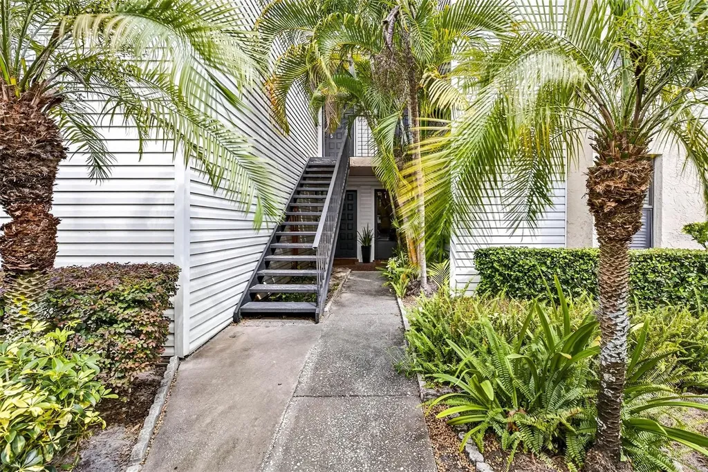 7809 Niagara Avenue Tampa FL 33617