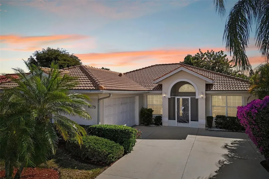 8373 Pondview Lane Englewood FL 34224
