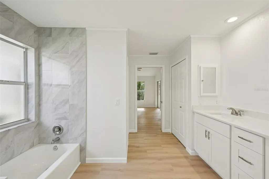 8373 Pondview Lane Englewood FL 34224
