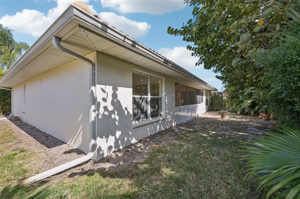 8373 Pondview Lane Englewood FL 34224