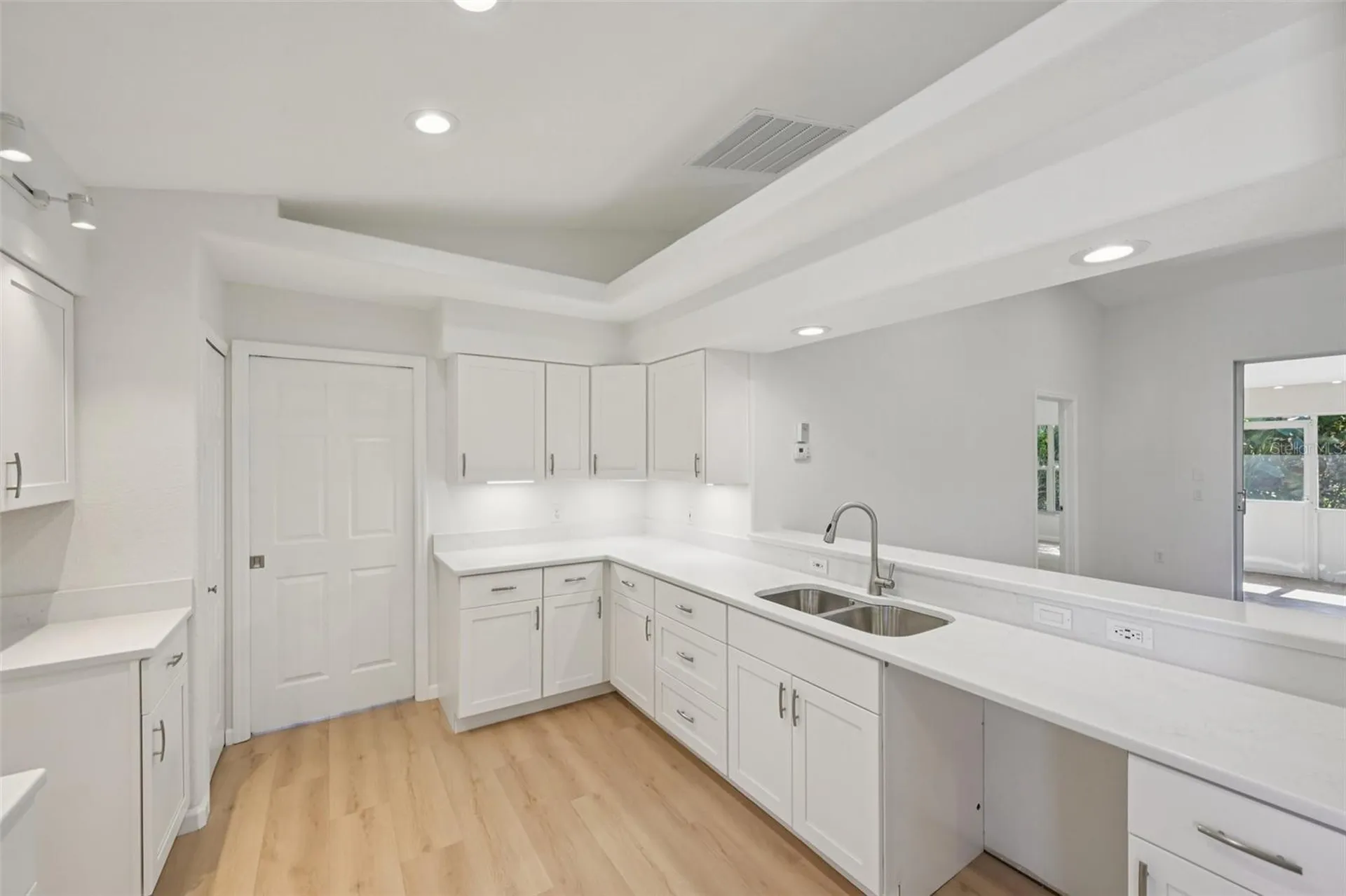 8373 Pondview Lane Englewood FL 34224