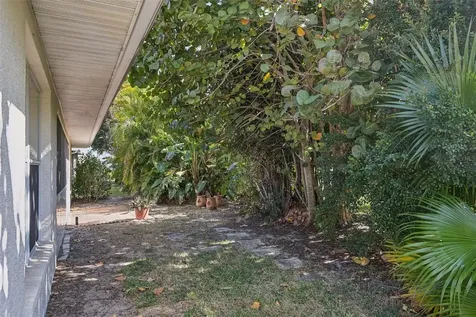 8373 Pondview Lane Englewood FL 34224