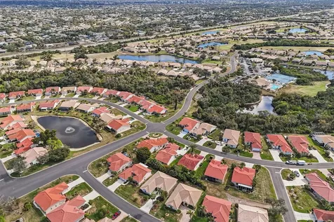8373 Pondview Lane Englewood FL 34224