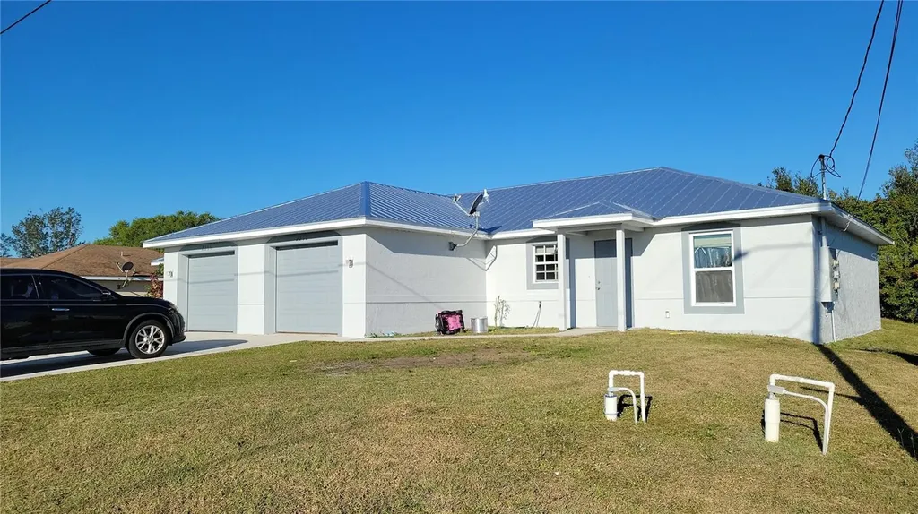 2209/2211 Daniel Avenue N Lehigh Acres FL 33971