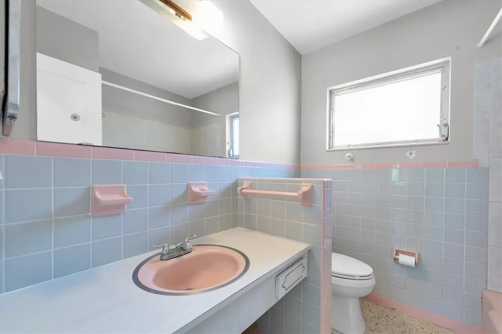 11095 2nd Street E Treasure Island FL 33706