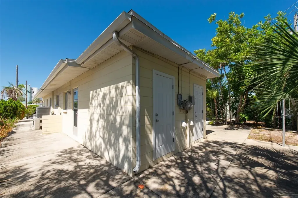 11095 2nd Street E Treasure Island FL 33706