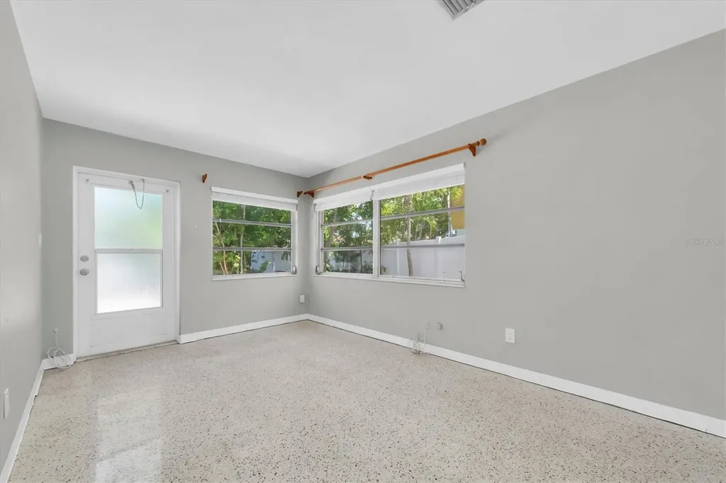 11095 2nd Street E Treasure Island FL 33706
