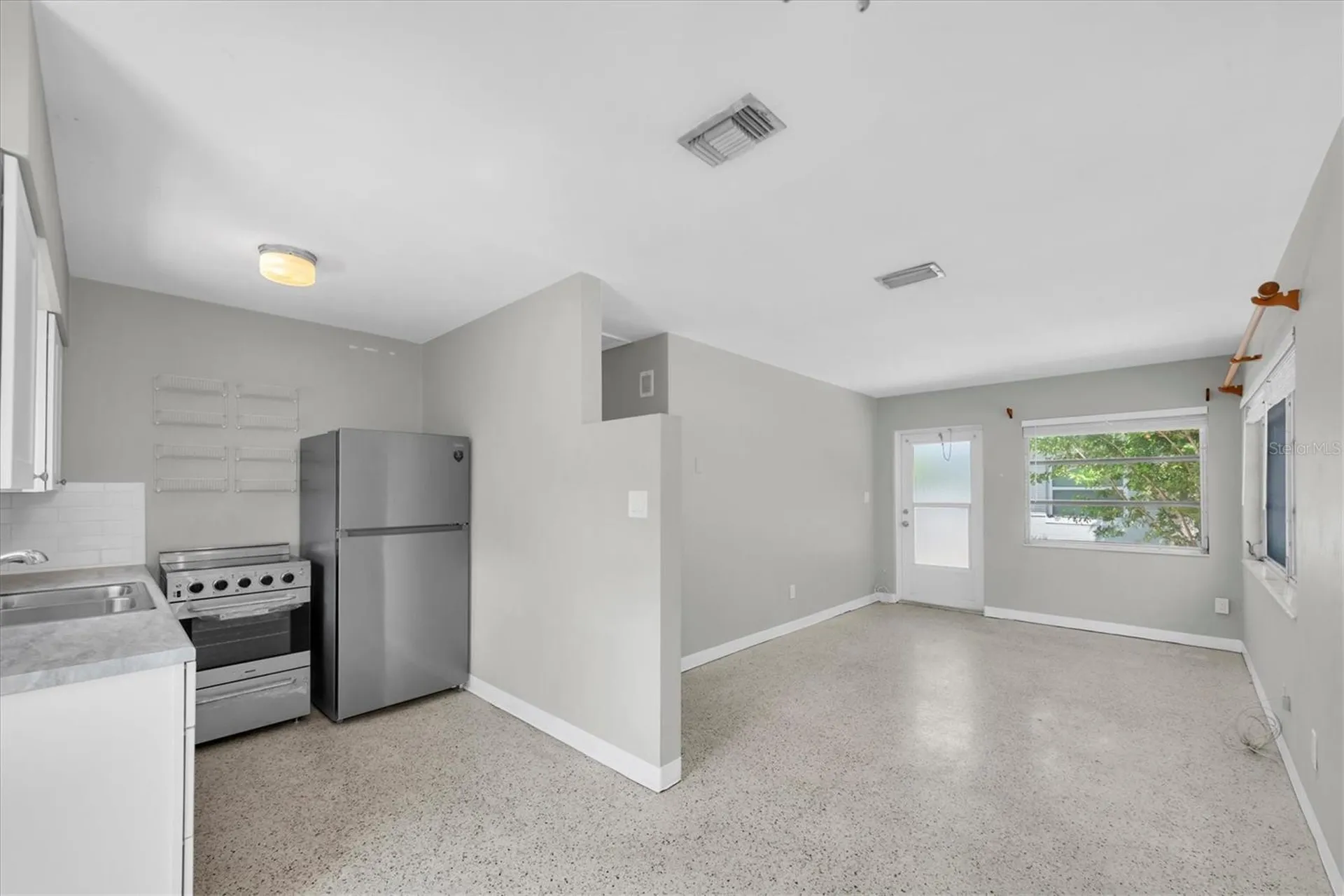 11095 2nd Street E Treasure Island FL 33706
