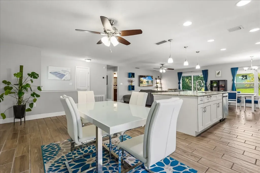 524 E Hillcrest Street Altamonte Springs FL 32701