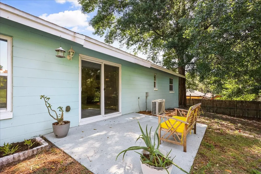 524 E Hillcrest Street Altamonte Springs FL 32701