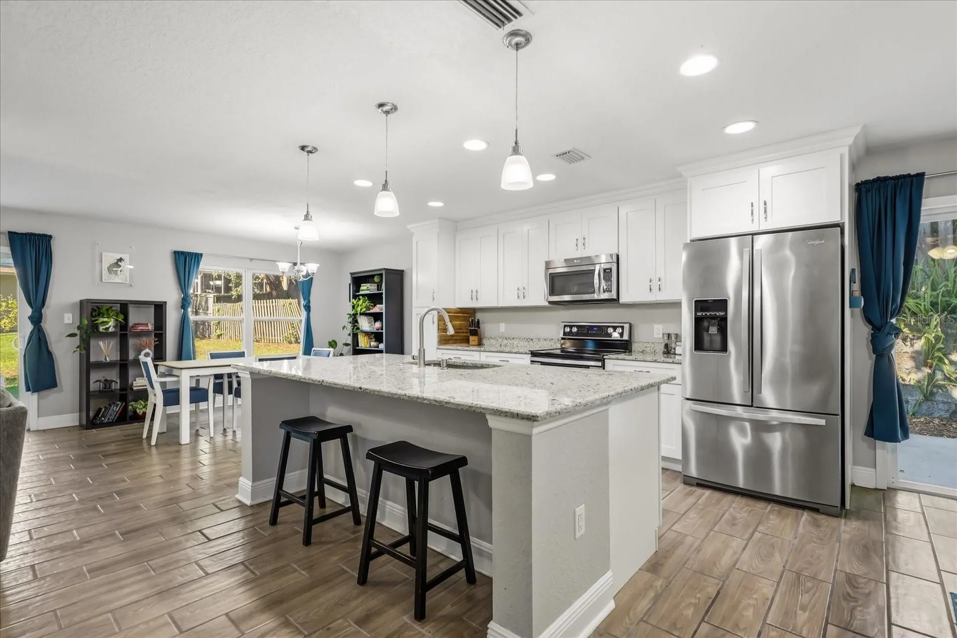 524 E Hillcrest Street Altamonte Springs FL 32701